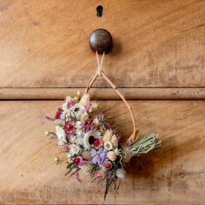Small dried flower tear willow wreath